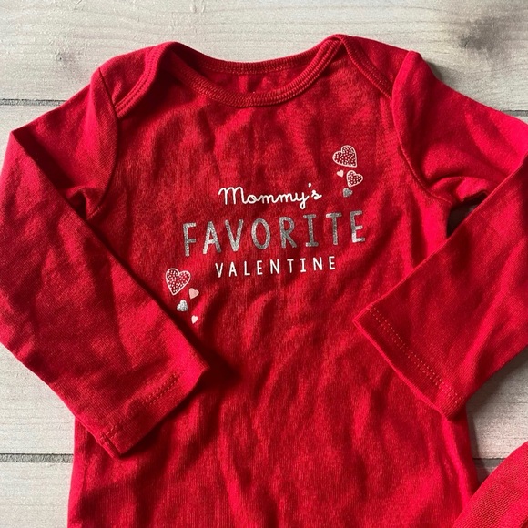 NWOT Carter's Red Valentine's Heart Pattern Tutu Matching Shirt & Legging Set - Picture 2 of 3